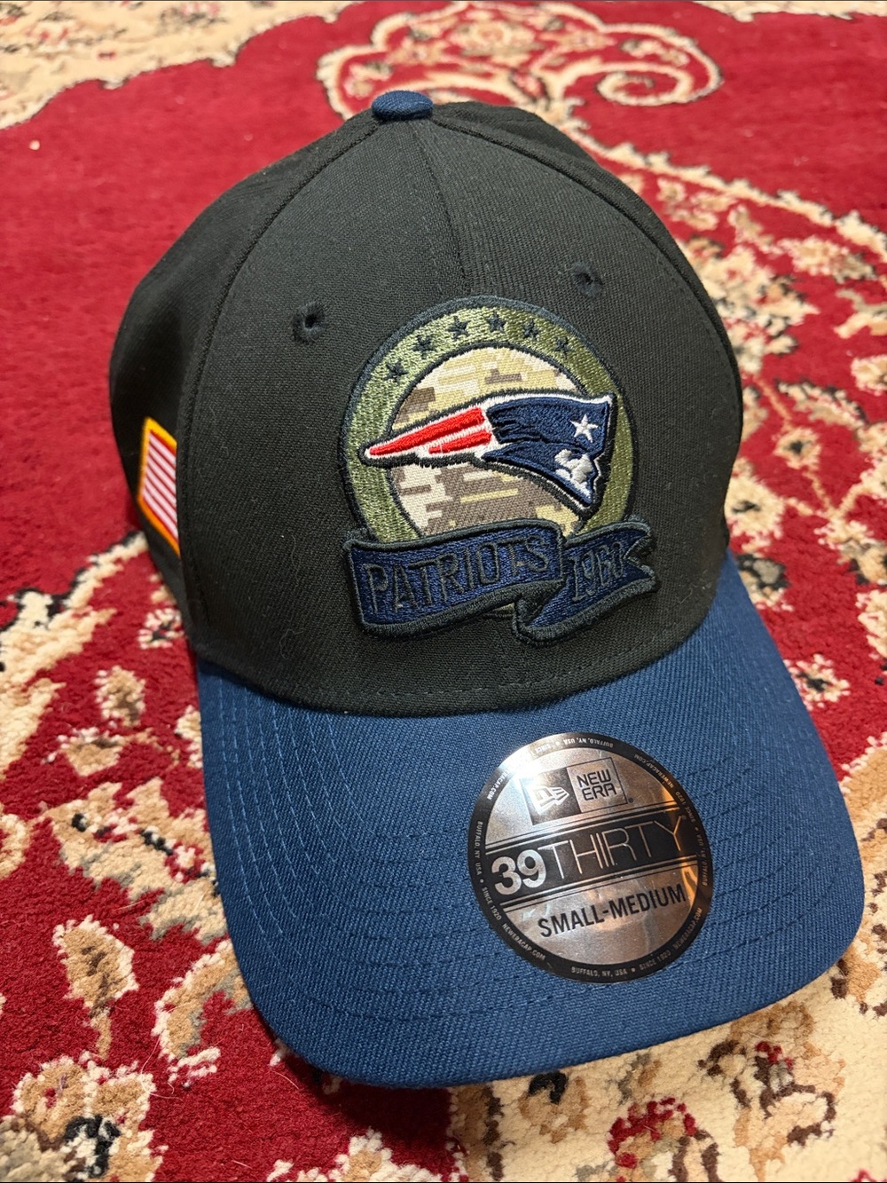 New Era Patriots 39THIRTY Stretch Cap - Black & Navy with Camo Patch